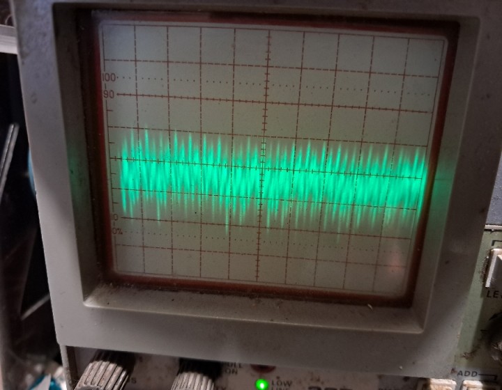 Philips CD100 +5v noise 1us-2mv-div_7188cRcn9b.jpeg